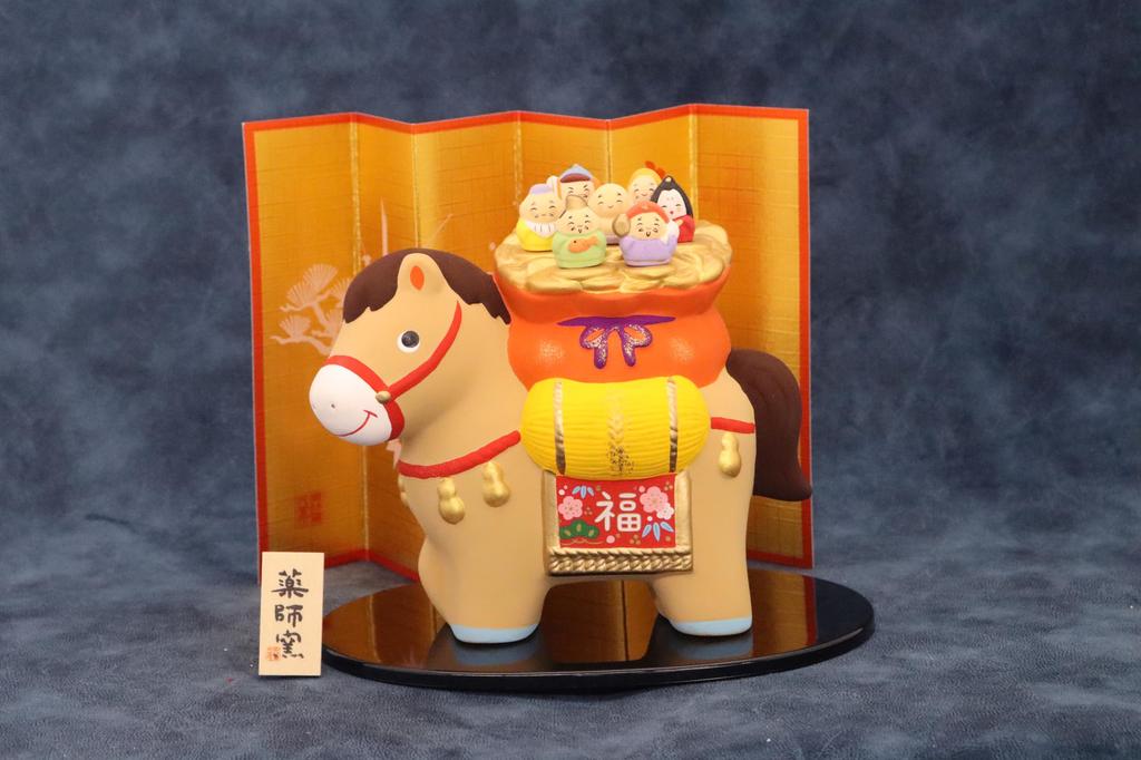 Yakushigama Horse Brocade Lucky Horse of the Seven Lucky Lucky Charm Figurine, Design, (One Gods) (Includes Sticker)