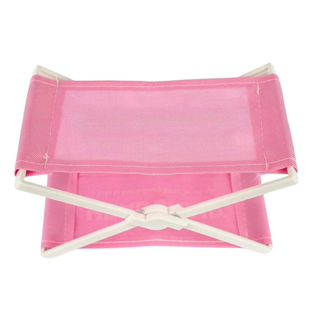 Diese kompakte, faltbare Kopfstütze ist perfekt für die Entspannung am Strand und zum Sonnenbaden.. Hergestellt aus UV-schützendem Stoff, ist es leicht und tragbar.