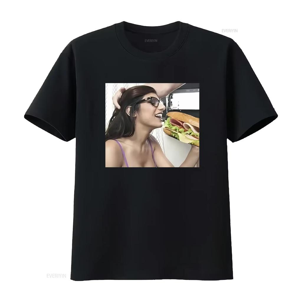 Mia Khalifa Star Eating Sandwich T-shirt Disponibile nelle taglie dalla S alla 4XL Abbigliamento Donna Lavato Vintage Vintage