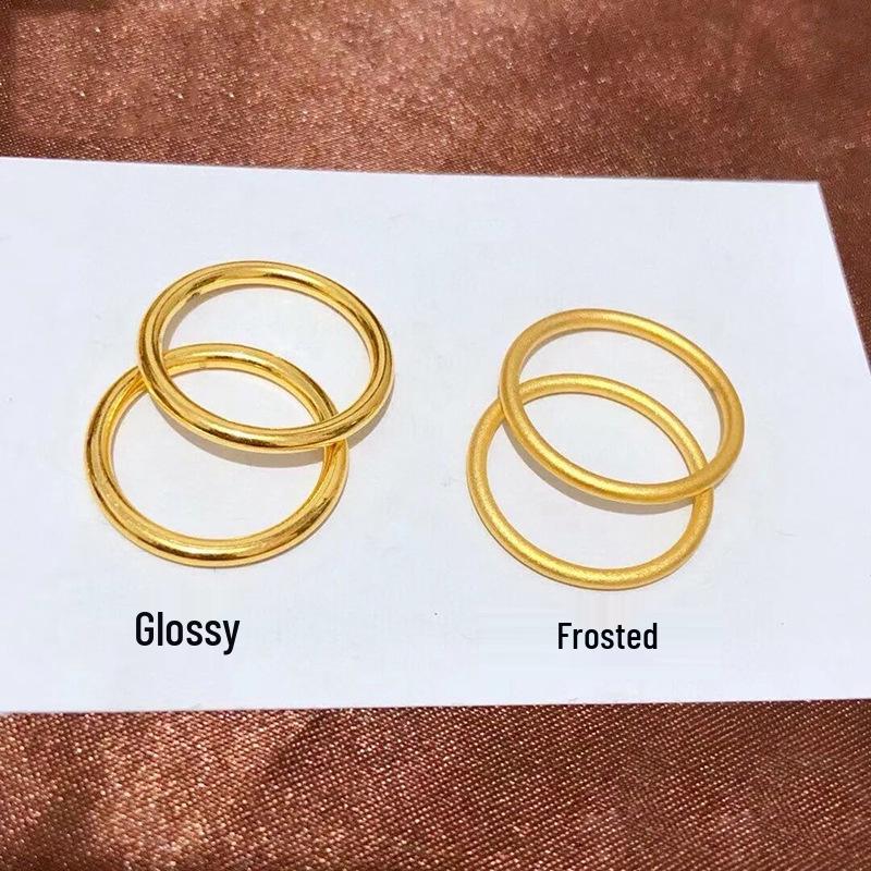 Inele Elegant din Oțel Titan Aurit - Suprafață Netedă, Nu Se Decolorează, Stil Rece, Design de Lux Discret pentru Femei