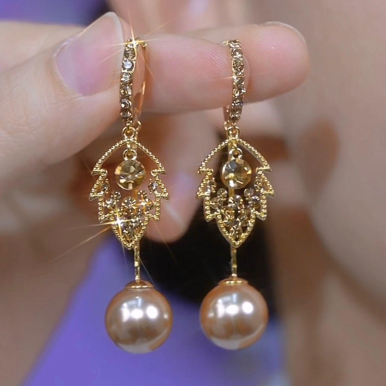 French Light Luxury Leaf Pearl Earrings Full Rhinestone Ear Clips Elegant Leaf Earrings Unique High-End Brown
