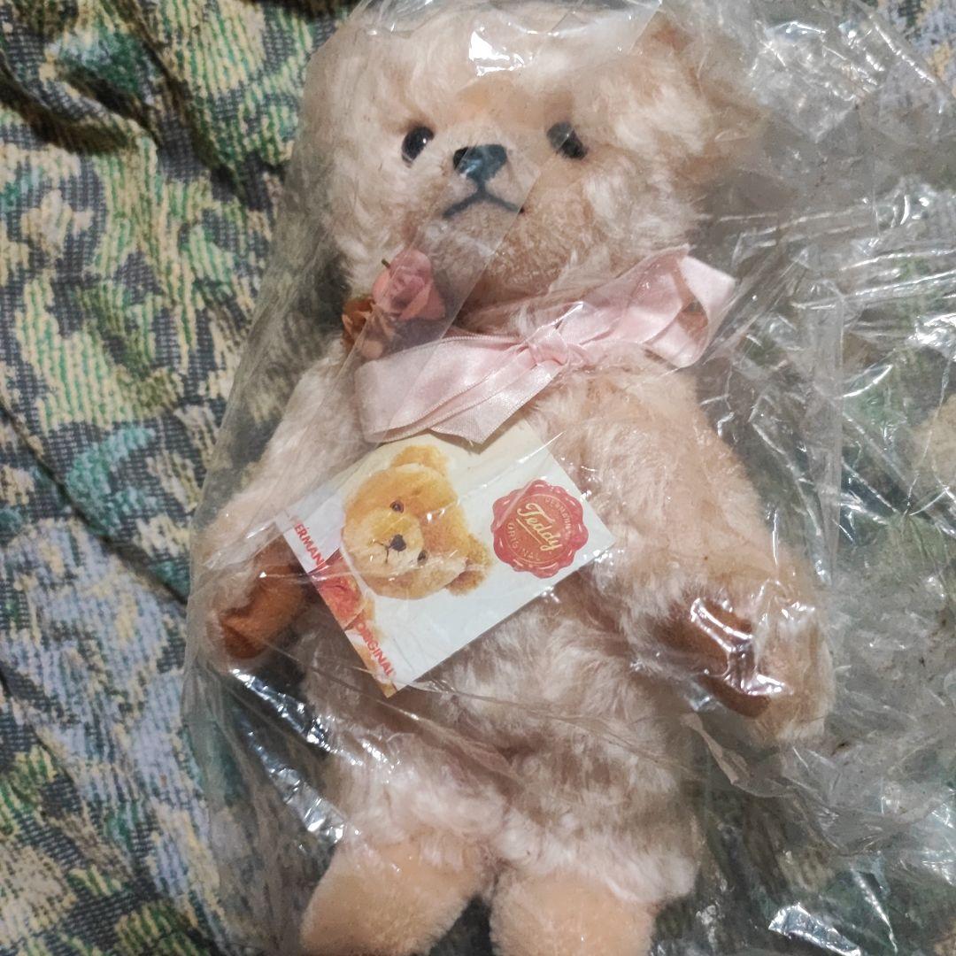 

[USED] Final Price Reduction: Rose Teddy Bear, Limited to 300 units