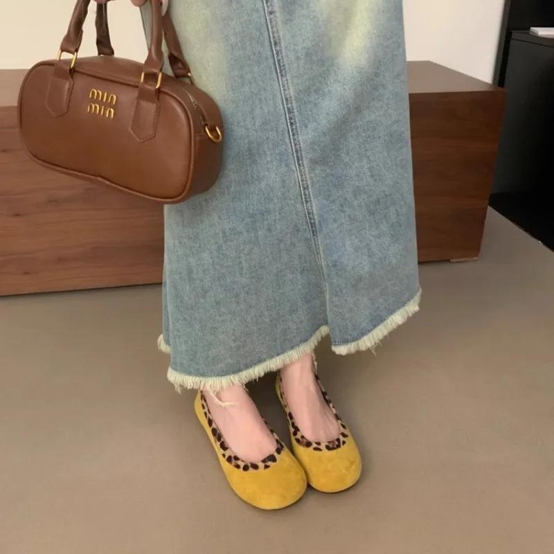 Fashion 2025 Hot Sale Ladies Shoes Shallow Women's Flats Fashion Round Toe Casual Flat Shoes New Color Matching Flat Low Heels Zapatos