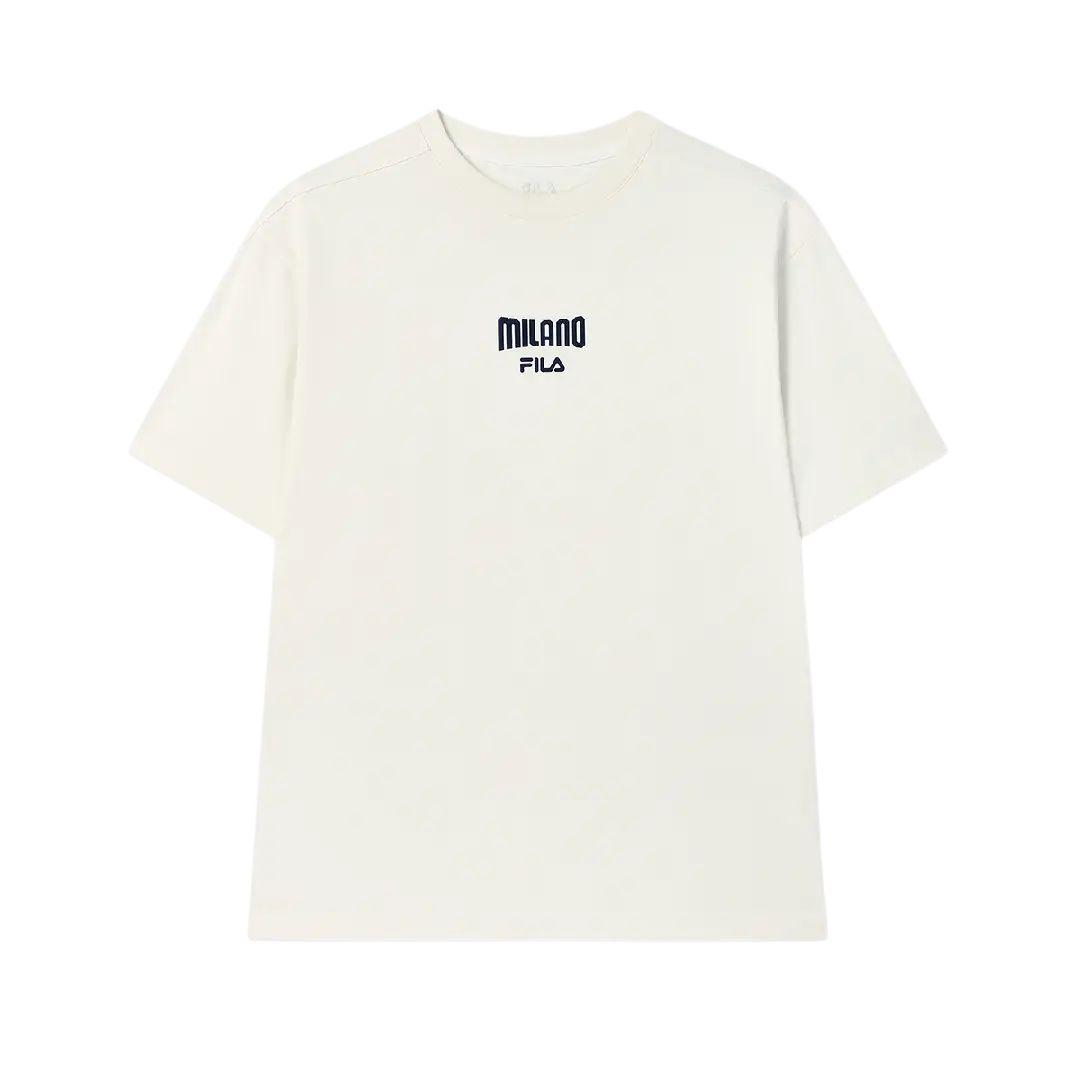 

Fila Серия Milano SS25 Футболка мужская с коротким рукавом, спущенным плечом, свободного кроя, с круглым вырезом, крупной вязки, с логотипом F11M535102F-WT L