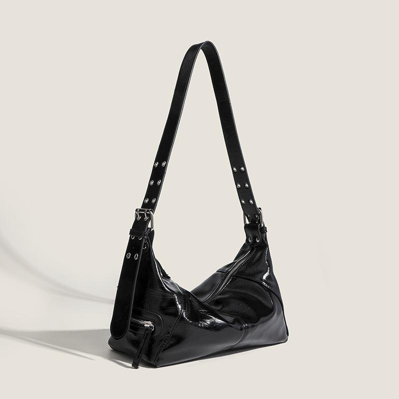 2025 autumn and winter new trendy girl Internet celebrity versatile women's bag niche cool pull shoulder bag feeling underarm women's bag