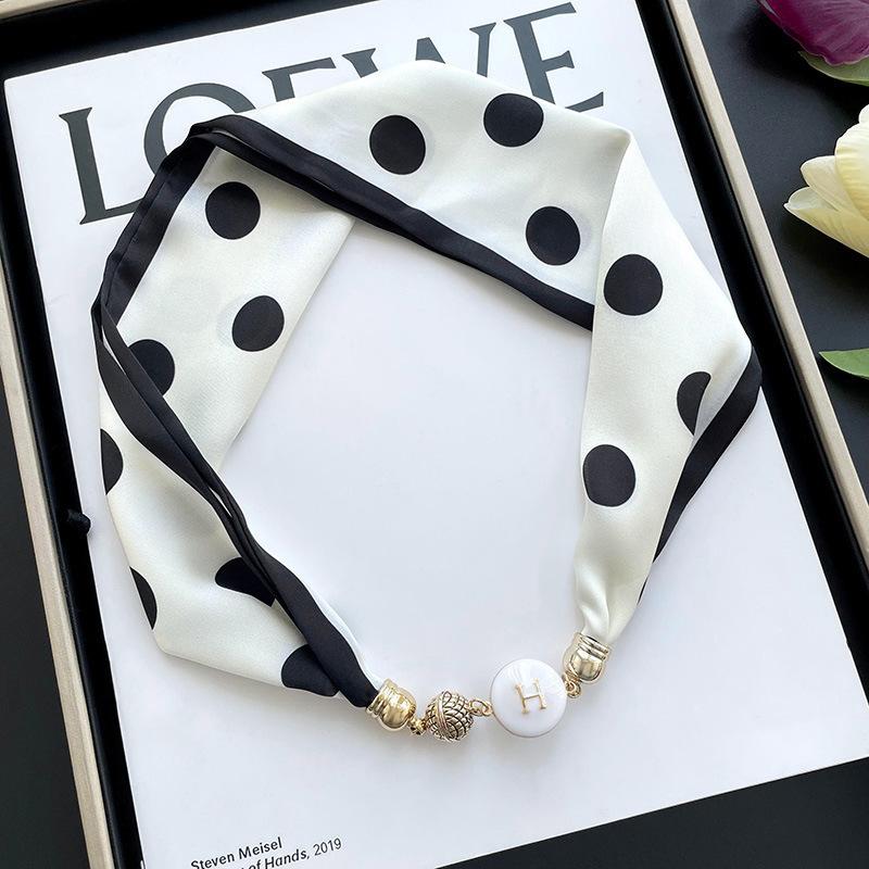 Lazy magnetic buckle silk scarf women's spring and autumn thin neck protection magnetic buckle silk scarf long small collar versatile pearl necklace