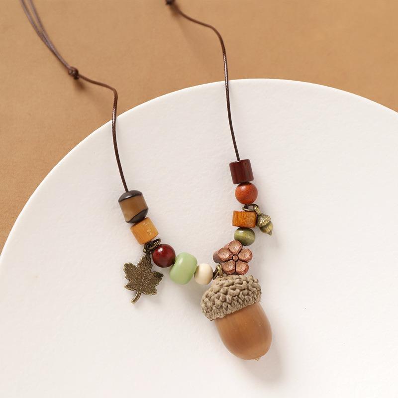 Retro literary necklace, natural plant fruit acorn pendant, long sweater chain, niche accessories