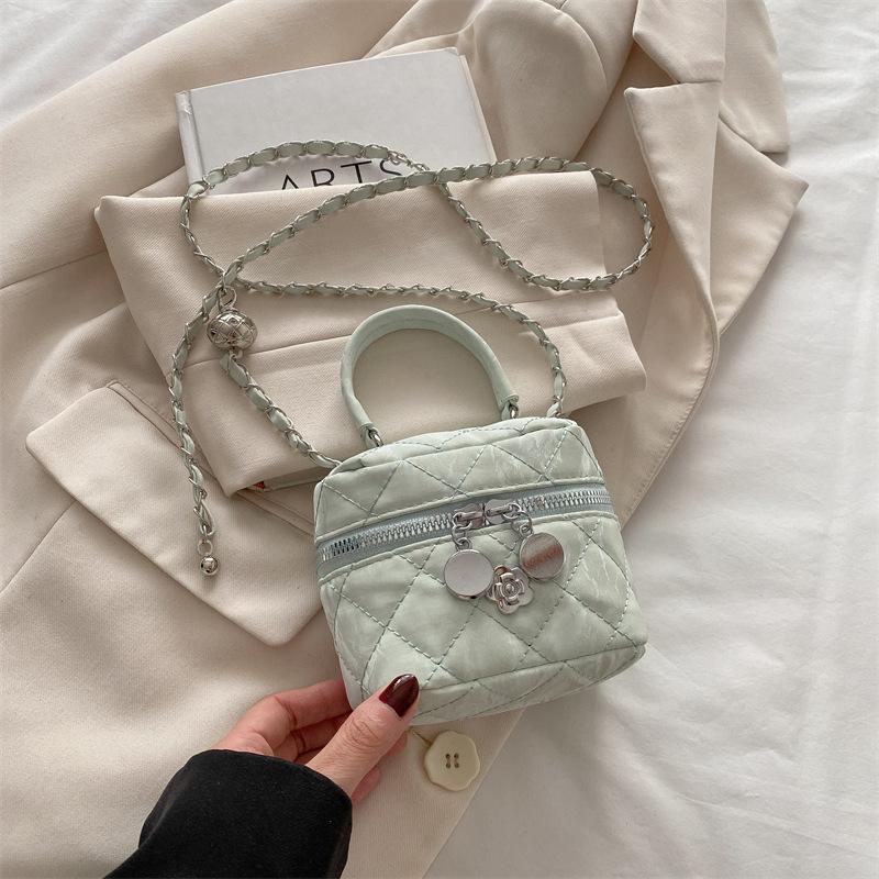 

Сумка Xiaoxiangfeng женская 2025 новая бриллиантовая мини-сумочка высокого класса универсальная цепочка на плечо сумка-мессенджер