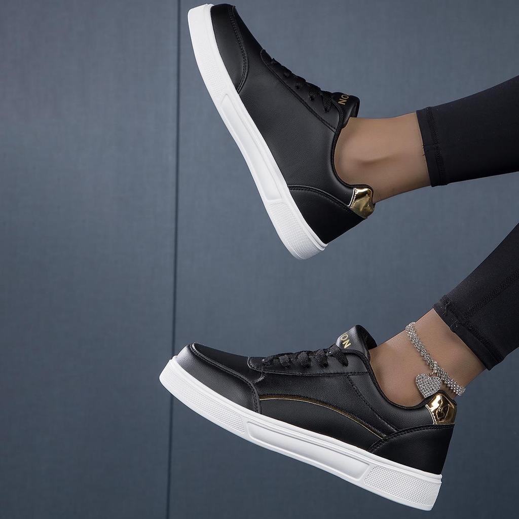 2025 Women's Versatile Plus Size Breathable Lightweight White Sneakers for Spring