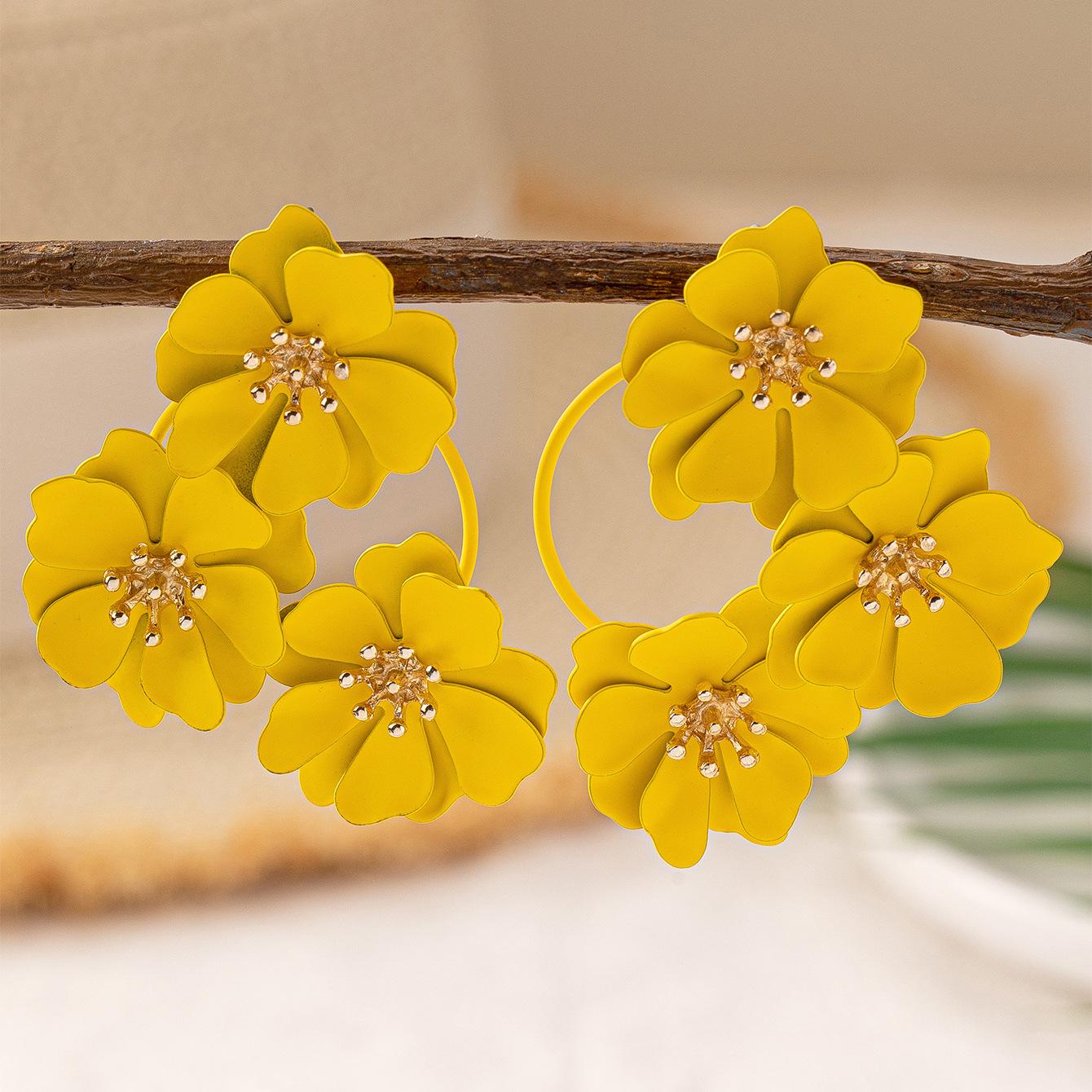 

Серьги в европейском и американском стиле с разноцветными цветочными мотивами - Модные, универсальные украшения жёлтый