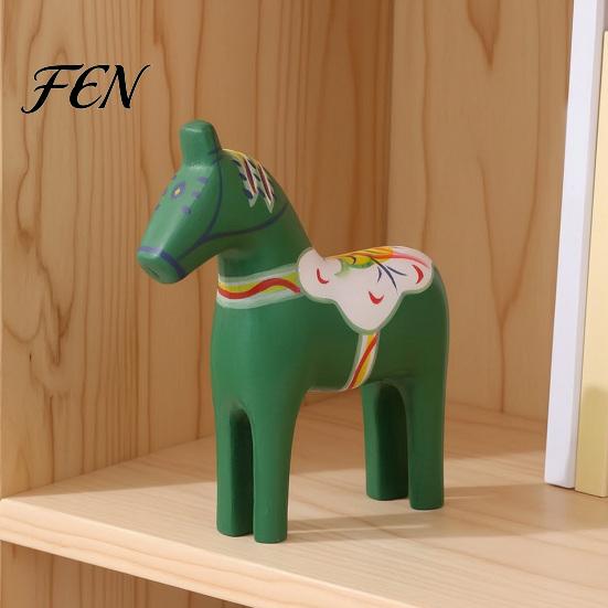 Figurina di Animale in Legno Artigianale Cavallo di Troia Dala Dipinto a Mano, Statua Rustica in Legno Massiccio, Ornamento Decorativo da Tavolo per Casa Fattoria