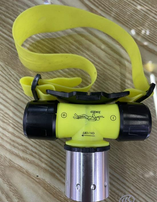 Rechargeable High-Brightness LED Diving Flashlight with Magnetic Control for Cave Exploration