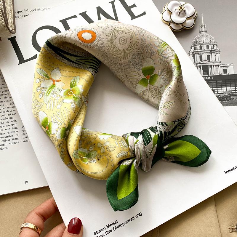 Green floral 100% mulberry silk scarf autumn and winter small square scarf versatile silk scarf temperament Korean silk scarf women