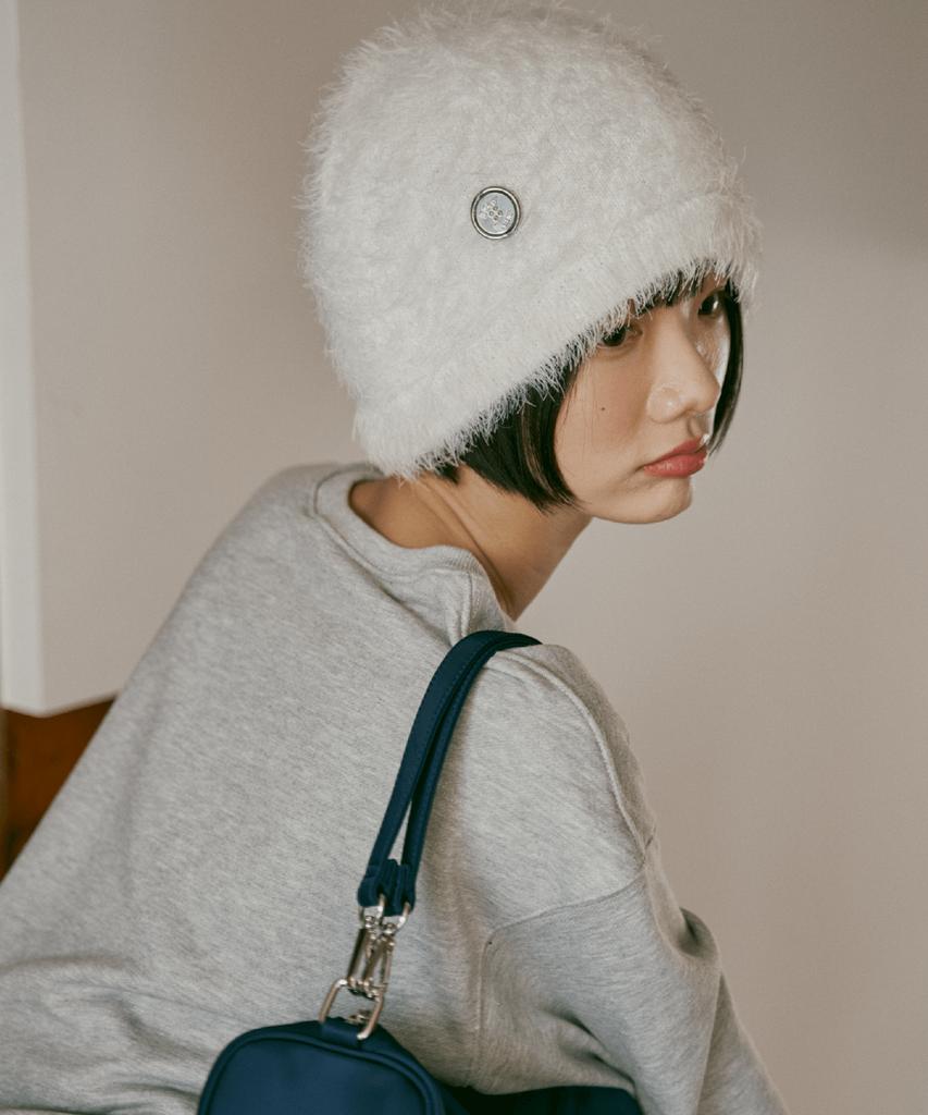 Aiseiyeleu Yerr Button Beanie (White)