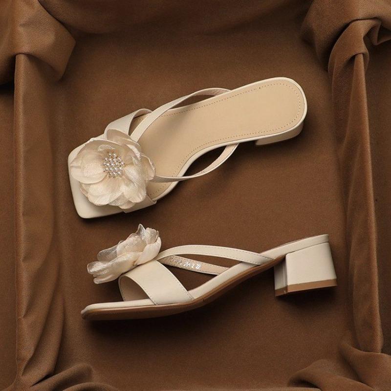 2025 New Summer French Square Head Thick with Pearl Flower Flip-flops Women Wear Open-toed Flip-flops with Mid-heels