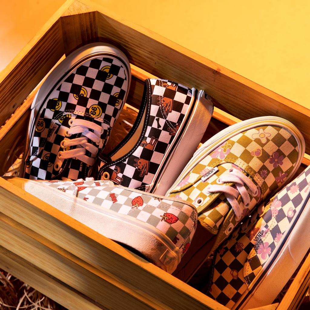 Vans Wallpaper Authentic Checkerboard Dog Print Low Top Canvas Shoes Unisex Sneakers Black White VN0A5KS9BP6