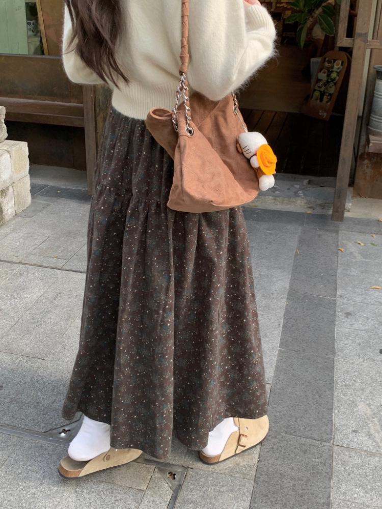 2025 Korean Retro Floral A-Line Skirt: Sweet, Gentle, High-Waisted, and Versatile