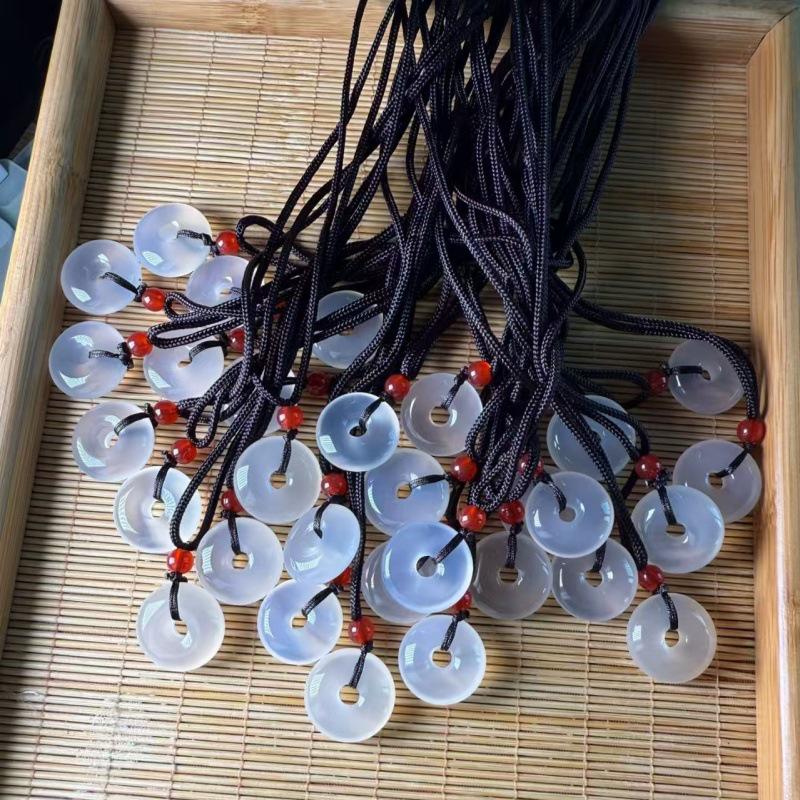 Подвеска-ожерелье из агата, халцедона, нефрита ледяного типа - Парный стиль