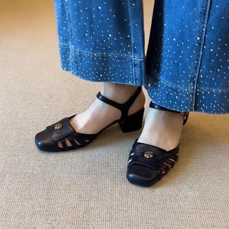 Easy to wear version~ Black thick heel hollow breathable Roman shoes for women with square head camellia retro soft leather sandals