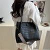 Fashion Bag For Women With Pu Material And Large Capacity For Daily Use