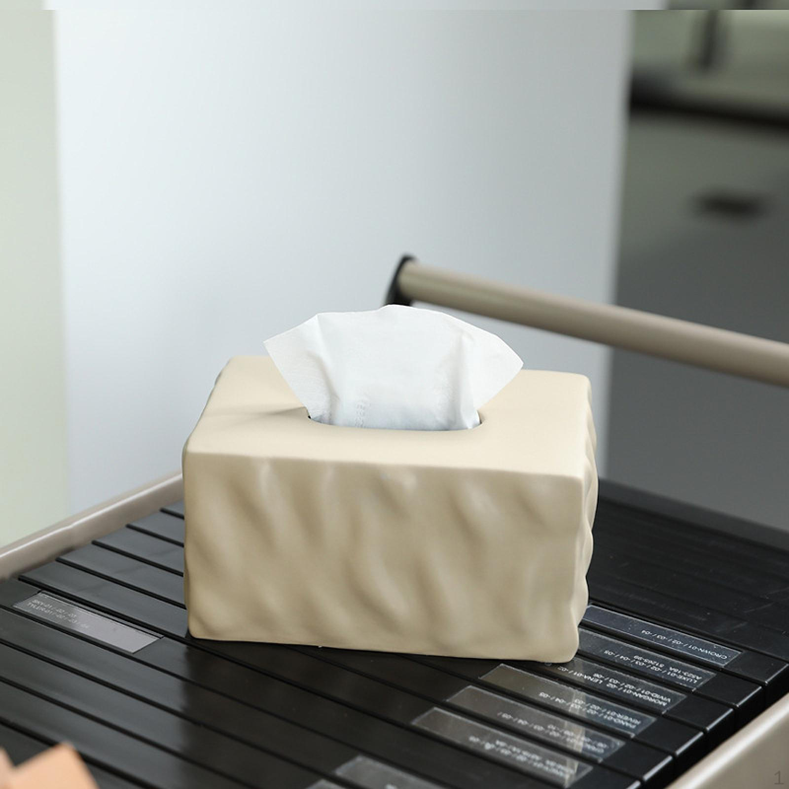 

Керамический держатель для хранения косметических салфеток в гостиной коричневый