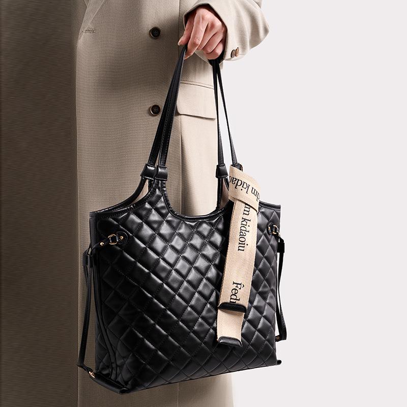 Tote Bag Women 2025 New Fashion Diamond Large-capacity Bag Commuting To Work Versatile Shoulder Bag Underarm Bag Women