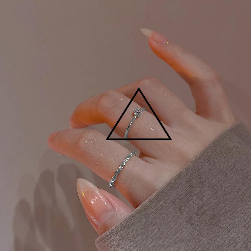 Anillo Tesoro de Color Natural Versátil Viento Suave Exquisita Circonita Nicho Apilable Femenino Color Pequeño Fresco Anillo de Dedo Abierto Anillo para Todos los Días