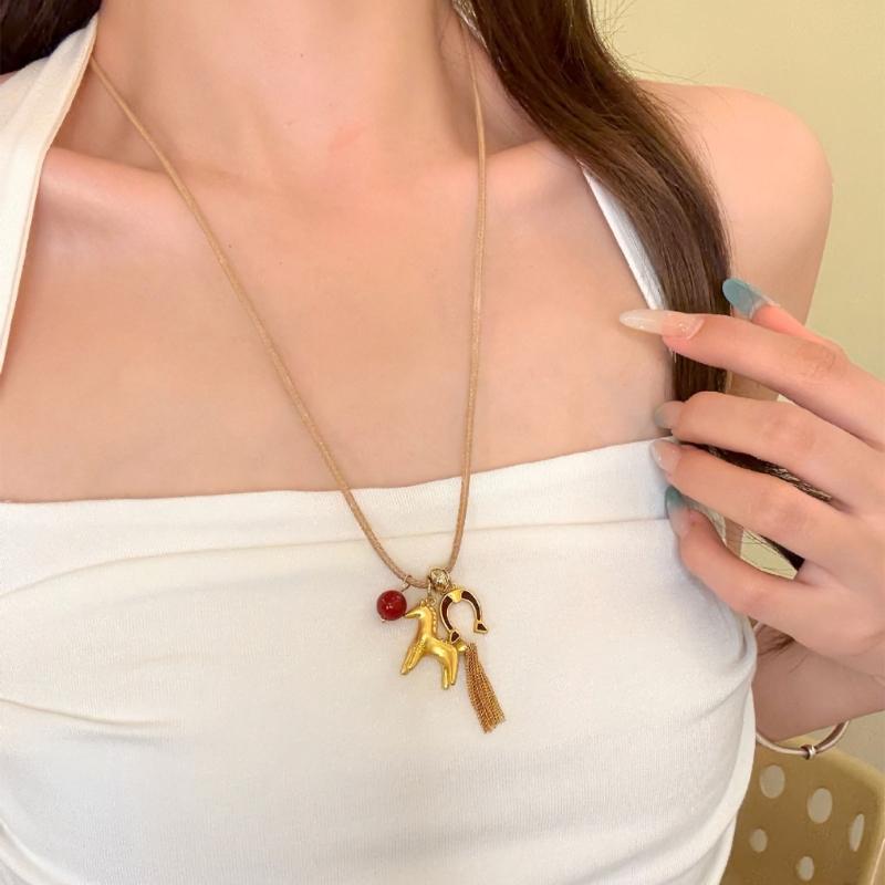 Stylish Alloy Horse Pendant Necklace Lightweight Unisex Jewelry Gift Accessory For Casual Or Formal Wear
