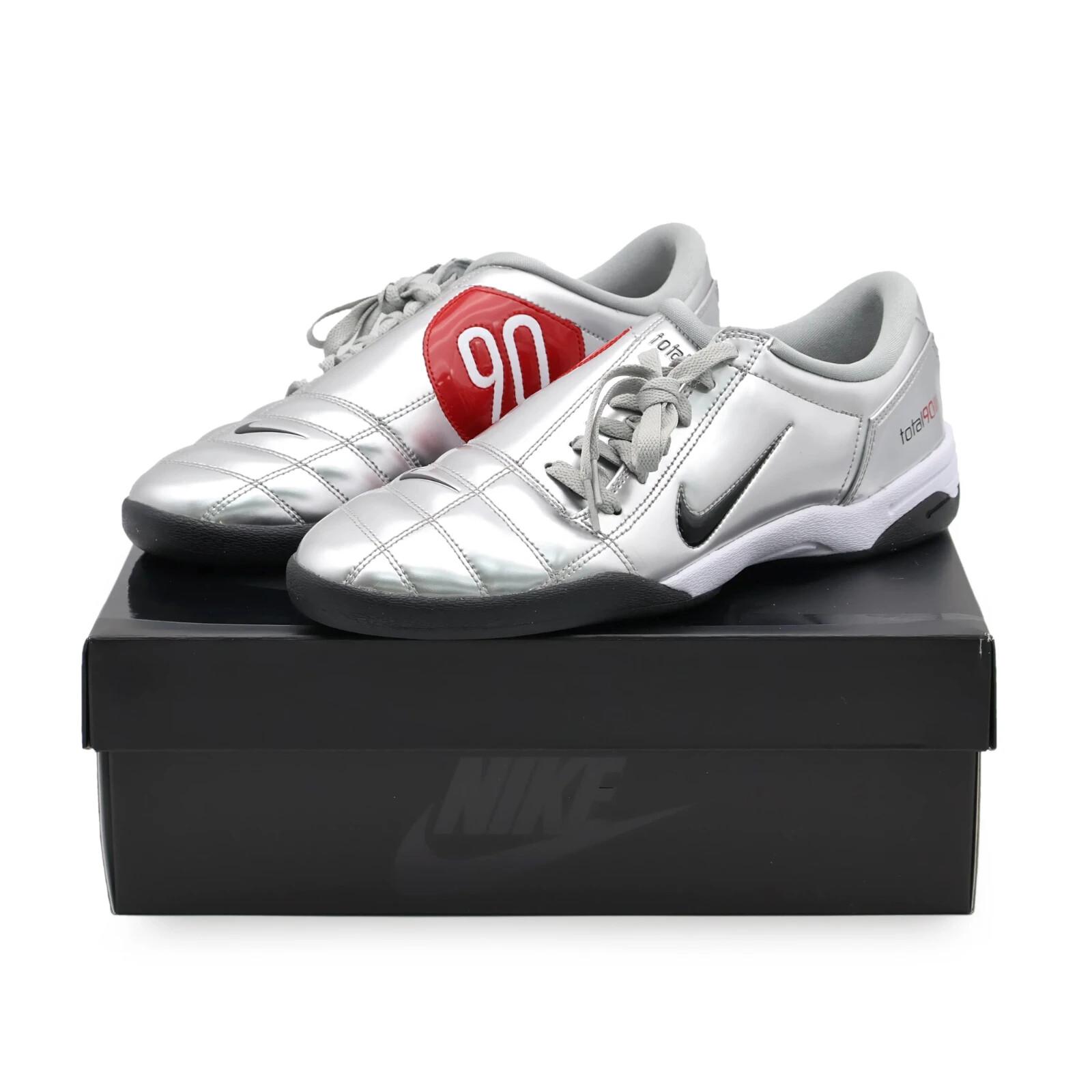 HJ9351-002 Nike Total 90 III SP Metallic Silver Black University Red (Men s) 10
