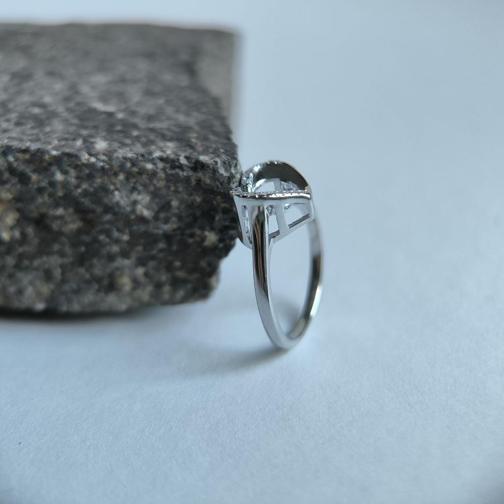 Silver Ring with Cubic Zirconia, Product Weight 2.51 G (2187394)