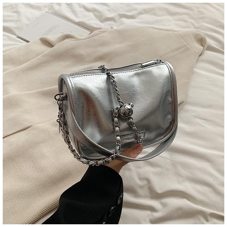 Simple Red PU Leather Chains Crossbody Bags 2026 Women's New Fashiable Trend Letter Design Shoulder Bag Female Casual Handbags