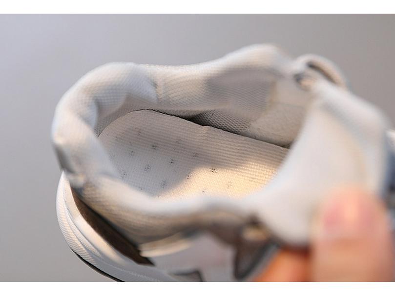 Kids' Mesh Style Running Shoes - Boys' and Girls' Lightweight, Soft-Soled Sneakers.