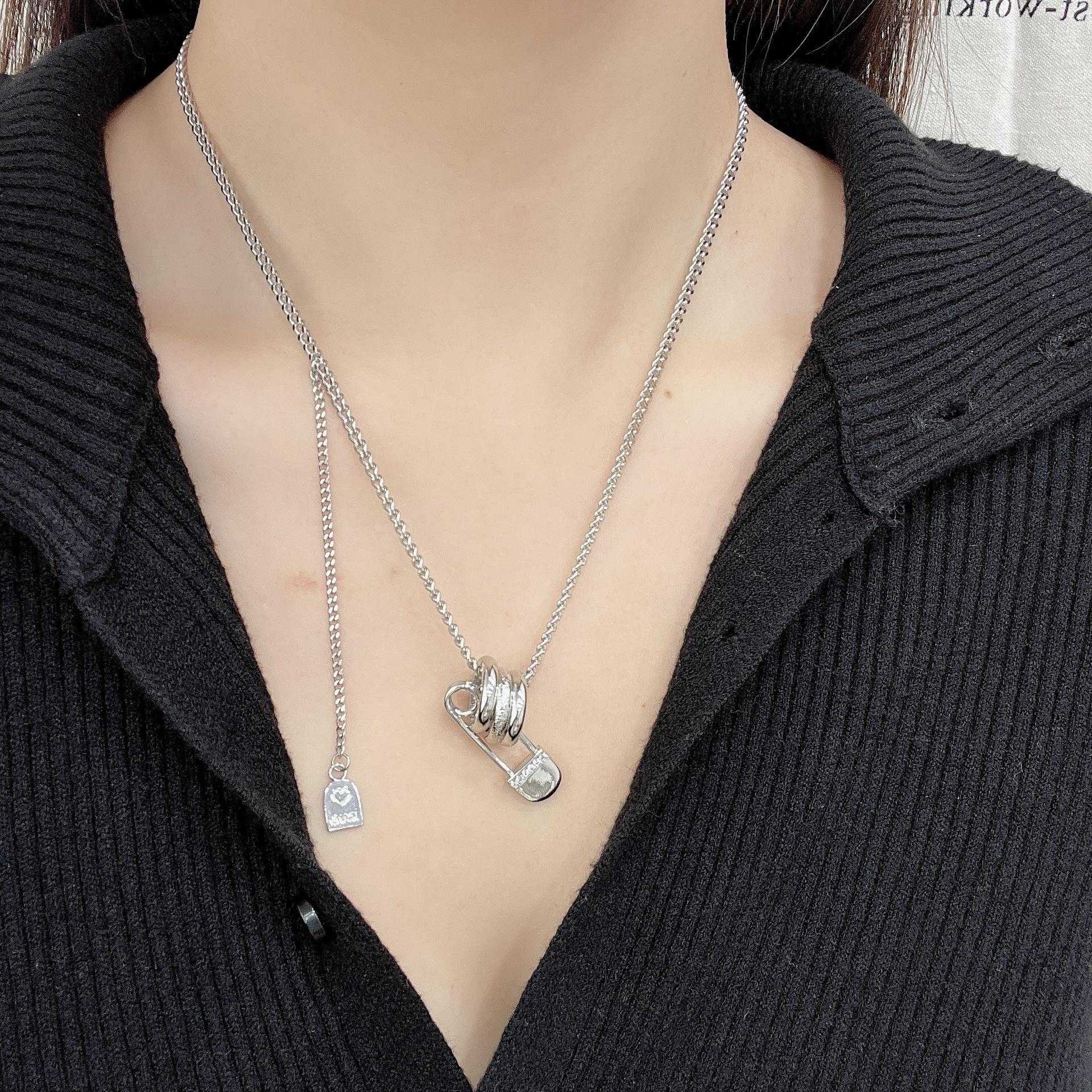 

Элегантное матовое ожерелье с тремя кольцами-скрепками - женская цепочка для свитера и аксессуар для толстовки с капюшоном N1358; Three-ring Pin Zirconia Tassel Necklace серебряный