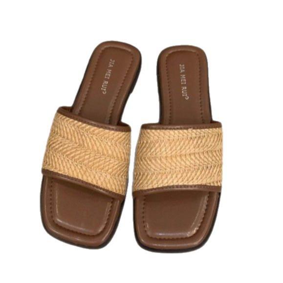 Flat-bottomed Woven French Small Cool Slippers Women's Shoes Wear 2025 New Summer Soft-soled Beach One-word Sandals