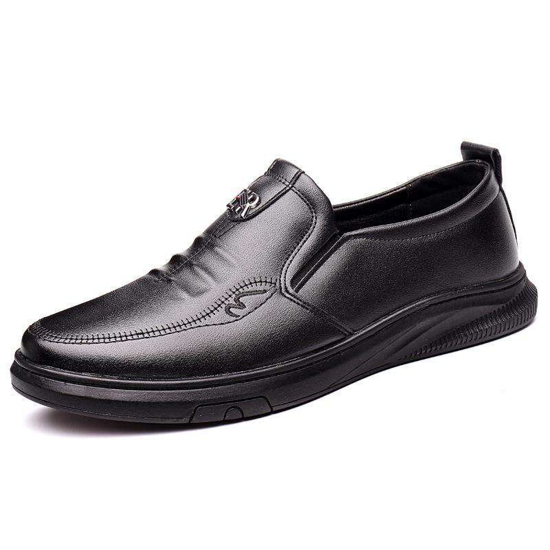 

Мужская новая мода 2024 года, универсальные деловые кожаные туфли в британском стиле, дышащие повседневные мягкие рабочие мужские туфли, мужские кроссовки 38 чёрный