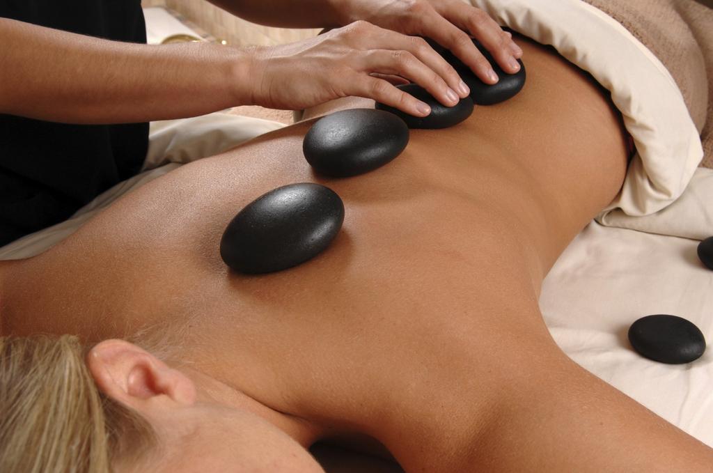 Windfulogo 2-Piece Large Hot Massage Stone Set Natural Lava Basalt Spa Massage Warm Stones Black 2.76 x 3.52 inches (7x9cm)