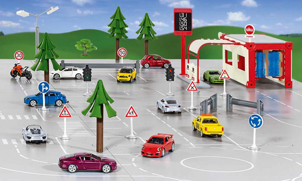 SIKU WORLD Accessory Traffic Light and Road Sign Set Ages 3 and SK5597 (for Up)