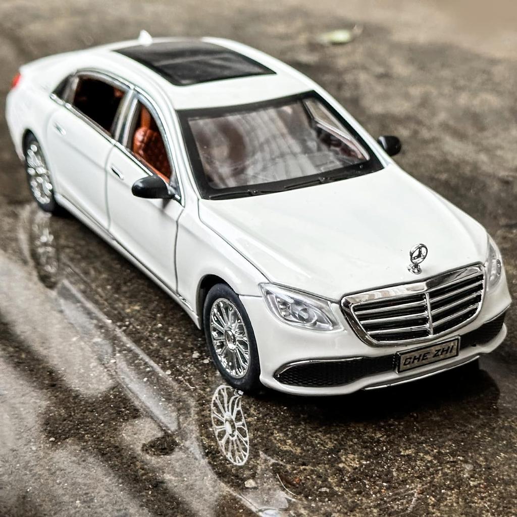 Zliatina autíčka Benz E300 v mierke 1/24 Tlakovo odlievaný model auta so sťahovacím zariadením so svetlom a zvukom Autíčka pre dospelých Chlapci Dievčatá Darčeková hračka