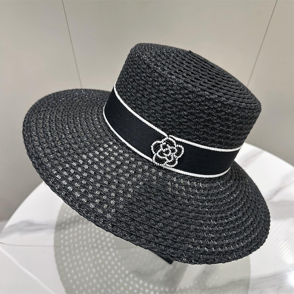 British Fashion Retro Flat Top Hat Women's M Diamond Hollow Breathable Travel Vacation Sun Hat INS Small Fragrant Straw Hat