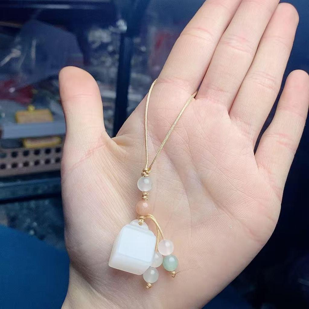Tianshan Jade Heart Mobile Charm: Elegant Unisex Phone Pendant