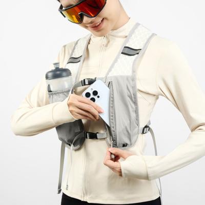 Outdoor Hydration Backpack Breathable Mesh Mountaineering Vest Backpack Vest Bag with Adjustable Buckles Water Bottle Storage for Running Hiking