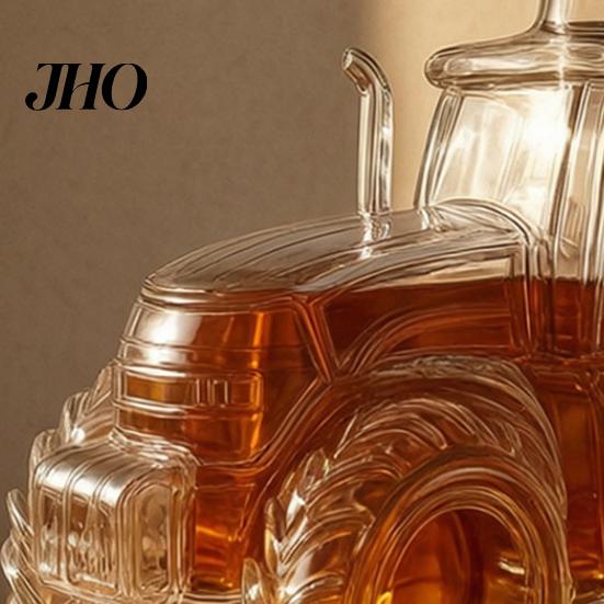 Einzigartige Hausbar-Flasche, Traktorförmiger Whiskey-Glas-Dekanter, 300ML Weinflasche mit Deckel, Klar und Spirituosen für Spirituosen, Neuartige Barware Geschenk