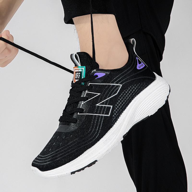 Удобные студенческие кроссовки — фото 13