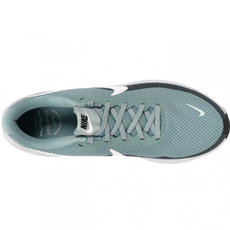 Nike Revolution 8