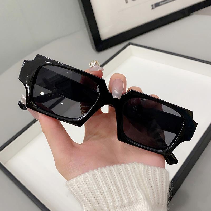 New Small Rectangle Sunglasses Women Fashion Black Sun Glasses For Female Trend Glasees UV400 Shades