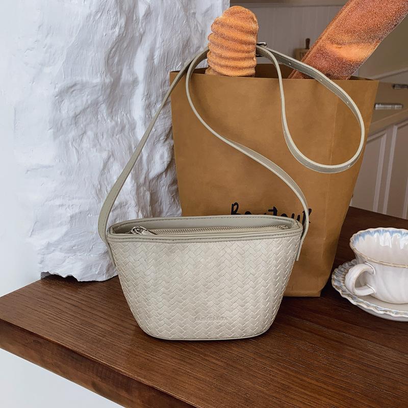 

Small bag women s new versatile fashion shoulder messenger bag niche design retro bucket bag