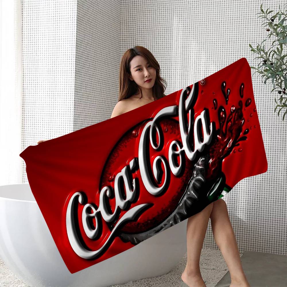 Limonadengetränk C-Coca-Cola Logo Anime Strand Schwimmtuch Weiches Saugfähiges Waschlappen Kindergeschenke Für Kinder Reise Camping Fitnessstudio
