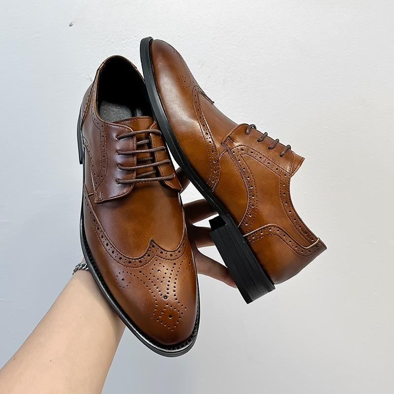 Men's Brogue Shoes British Style Business Shoes Classic Leather Dress Shoe Hollow Out Design Oxfords Wedding Party Shoes for Men