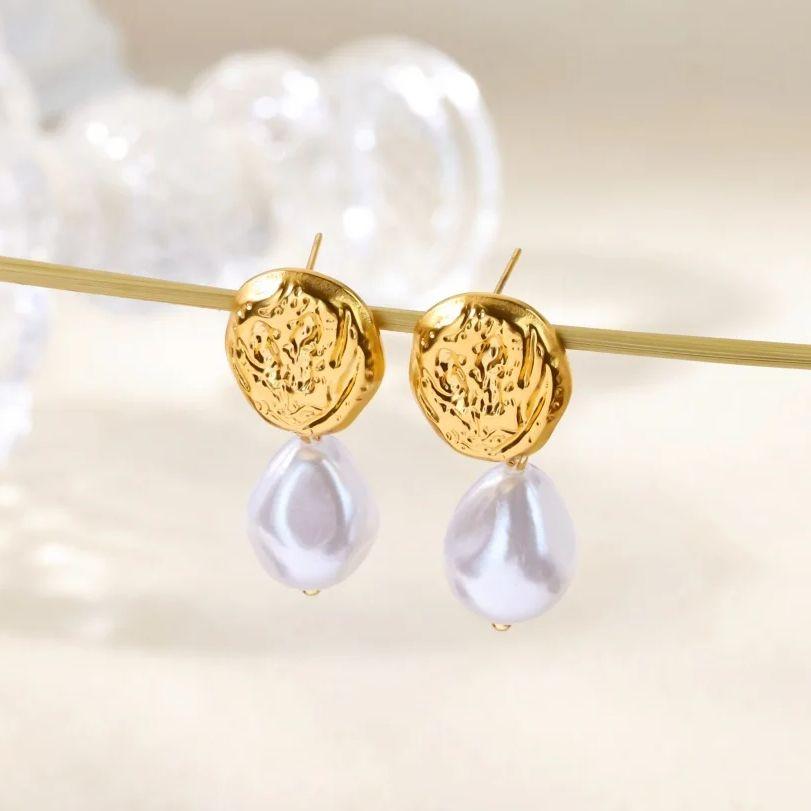 Geometrische Perlen-Edelstahl-Steckohrringe für Damen Goldfarbe Minimalistische Textur Perlenohrring Ästhetischer Weihnachtsschmuck