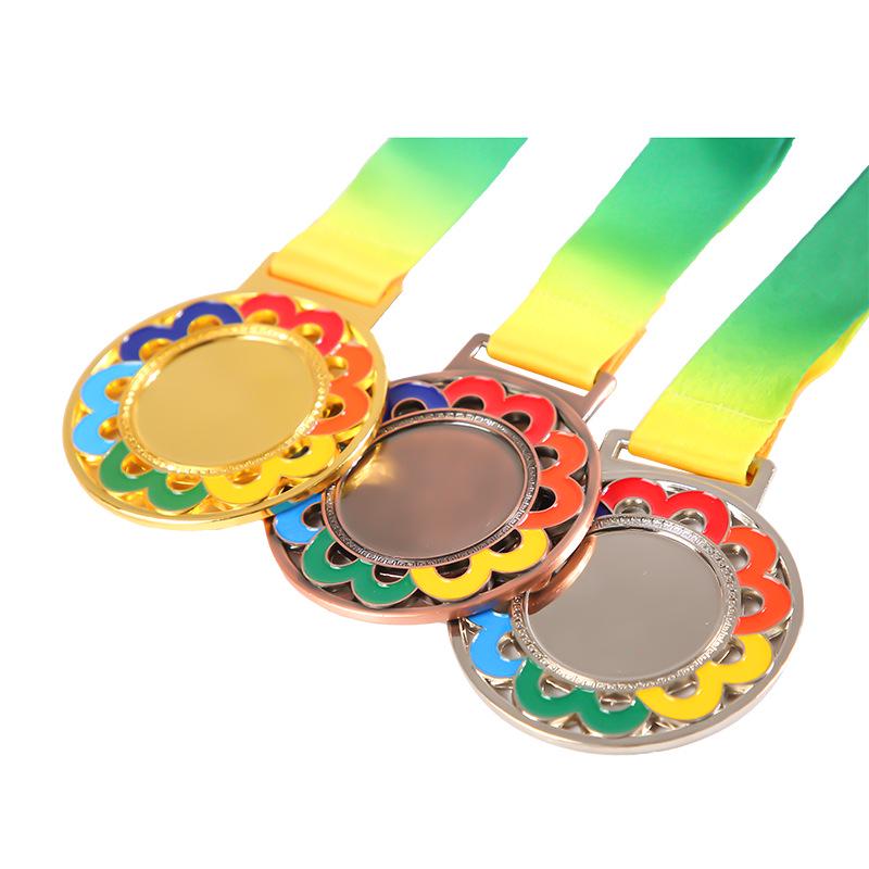Round Kindergarten Sports Meet Medal Badges: Marathon & A Hundred Flowers Bloom Design
